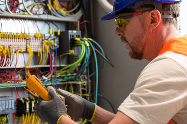 Best Emergency Electrical Repair  in Green Oaks, IL